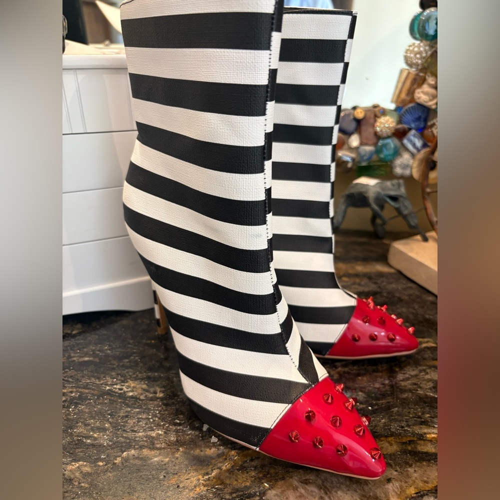 🔥 RED HOT Sexy Studded Striped 🦓 ❤️ Stiletto Boots Booties Size 10